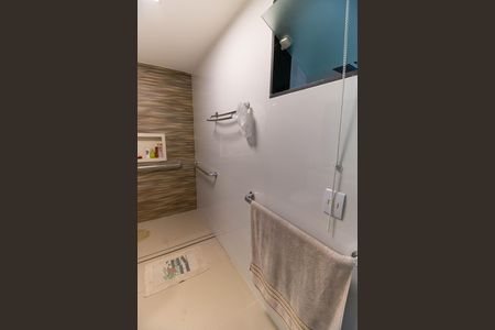 Casa à venda com 750m², 5 quartos e 4 vagas Casa à venda com 750m², 5 quartos e 4 vagasBanheiro da Suíte (Casa 1)