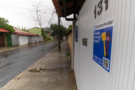 Casa à venda com 750m², 5 quartos e 4 vagas Casa à venda com 750m², 5 quartos e 4 vagasPlaquinha