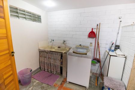 Casa à venda com 750m², 5 quartos e 4 vagas Casa à venda com 750m², 5 quartos e 4 vagasÁrea de Serviço (Casa 2)