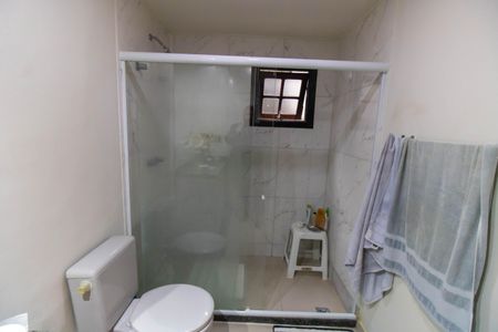 Casa à venda com 750m², 5 quartos e 4 vagas Casa à venda com 750m², 5 quartos e 4 vagasBanheiro da Suíte 1 (Casa 2)