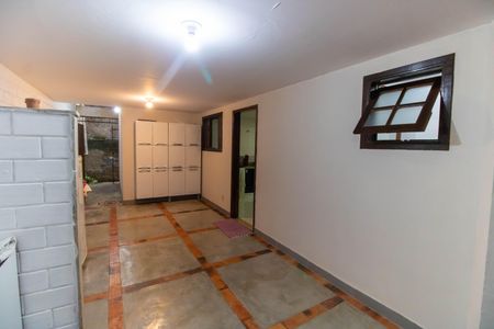 Casa à venda com 750m², 5 quartos e 4 vagas Casa à venda com 750m², 5 quartos e 4 vagasÁrea de Serviço (Casa 2)
