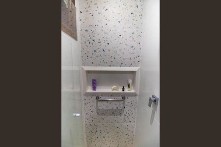 Casa à venda com 750m², 5 quartos e 4 vagas Casa à venda com 750m², 5 quartos e 4 vagasBanheiro Social (Casa 1)