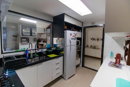 Casa à venda com 750m², 5 quartos e 4 vagas Casa à venda com 750m², 5 quartos e 4 vagasCozinha (Casa 1)