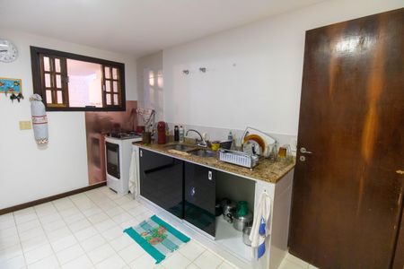 Casa à venda com 750m², 5 quartos e 4 vagas Casa à venda com 750m², 5 quartos e 4 vagasCozinha (Casa 2)