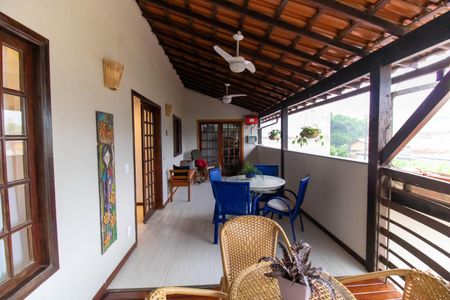 Casa à venda com 750m², 5 quartos e 4 vagas Casa à venda com 750m², 5 quartos e 4 vagasVaranda da Sala (Casa 1)