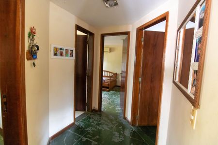 Casa para alugar com 750m², 3 quartos e 2 vagas Casa para alugar com 750m², 3 quartos e 2 vagasCorredor