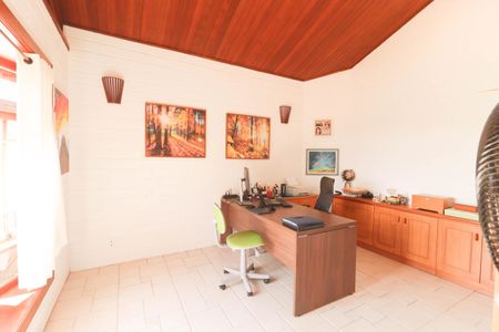 Casa de condomínio à venda com 771m², 3 quartos e 15 vagasEscritório