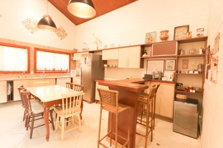 Casa de condomínio à venda com 771m², 3 quartos e 15 vagasCozinha e Área de Serviço