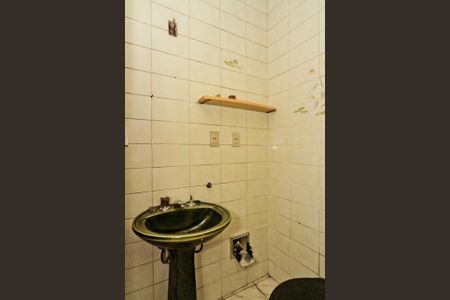 Casa para alugar com 400m², 3 quartos e 5 vagasBanheiro da Suíte 2