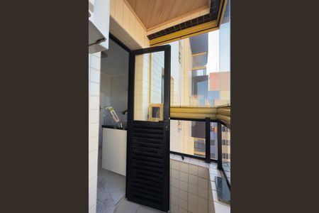 Apartamento para alugar com 233m², 2 quartos e 2 vagas Apartamento para alugar com 233m², 2 quartos e 2 vagasVaranda da Cozinha