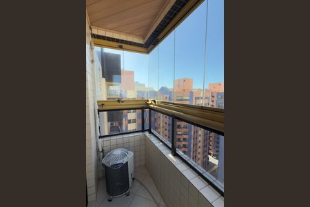 Apartamento para alugar com 233m², 2 quartos e 2 vagas Apartamento para alugar com 233m², 2 quartos e 2 vagasSacada do Quarto 2