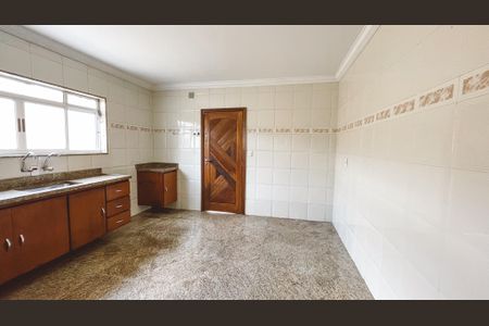 Casa para alugar com 164m², 4 quartos e 3 vagas Casa para alugar com 164m², 4 quartos e 3 vagasCozinha