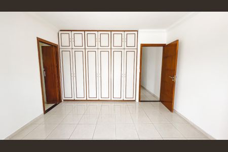 Casa para alugar com 164m², 4 quartos e 3 vagas Casa para alugar com 164m², 4 quartos e 3 vagasSuíte 1