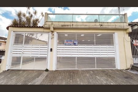Casa para alugar com 164m², 4 quartos e 3 vagas Casa para alugar com 164m², 4 quartos e 3 vagasFachada e Placa