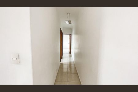 Casa para alugar com 164m², 4 quartos e 3 vagas Casa para alugar com 164m², 4 quartos e 3 vagasCorredor