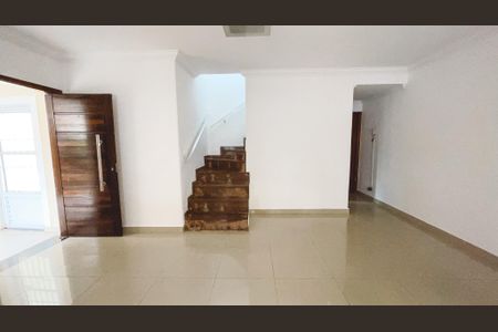 Casa para alugar com 164m², 4 quartos e 3 vagas Casa para alugar com 164m², 4 quartos e 3 vagasSala