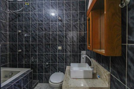 Casa para alugar com 120m², 3 quartos e 1 vaga Casa para alugar com 120m², 3 quartos e 1 vagaBanheiro da Suíte