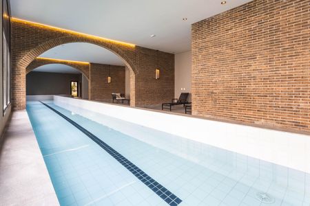 Apartamento para alugar com 100m², 2 quartos e 2 vagasÁrea comum Piscina