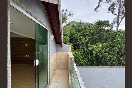 Casa de condomínio à venda com 170m², 4 quartos e 1 vagaSuíte 3 - Varanda