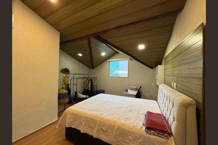 Casa de condomínio à venda com 170m², 4 quartos e 1 vagaQuarto