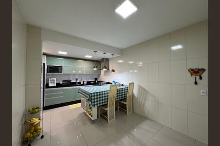 Casa de condomínio à venda com 170m², 4 quartos e 1 vagaCozinha