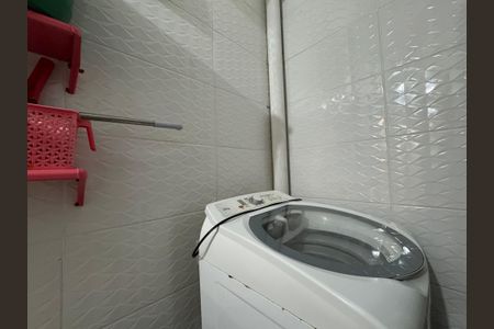 Casa de condomínio à venda com 170m², 4 quartos e 1 vagaÁrea de Serviço