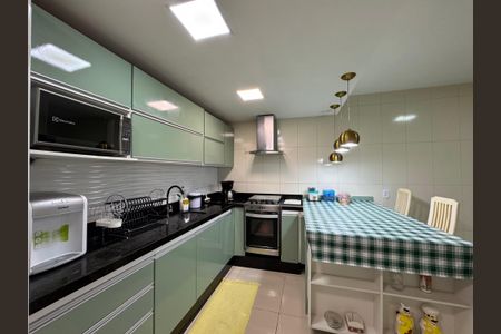 Casa de condomínio à venda com 170m², 4 quartos e 1 vagaCozinha