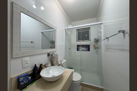 Casa de condomínio à venda com 170m², 4 quartos e 1 vagaSuíte 1 - Banheiro