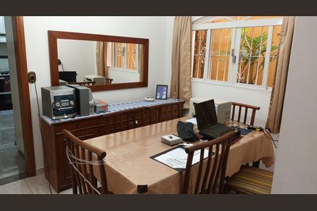 Casa à venda com 159m², 3 quartos e 2 vagas Casa à venda com 159m², 3 quartos e 2 vagasSala de Jantar