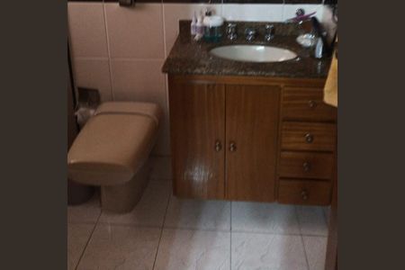 Casa à venda com 159m², 3 quartos e 2 vagas Casa à venda com 159m², 3 quartos e 2 vagasBanheiro 1