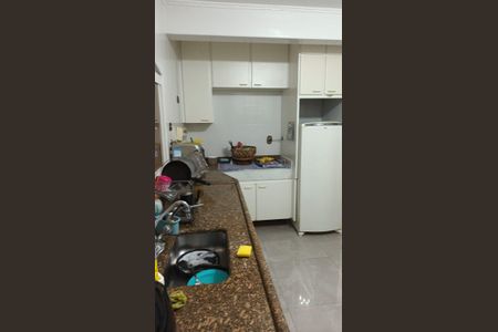 Casa à venda com 159m², 3 quartos e 2 vagas Casa à venda com 159m², 3 quartos e 2 vagasCozinha