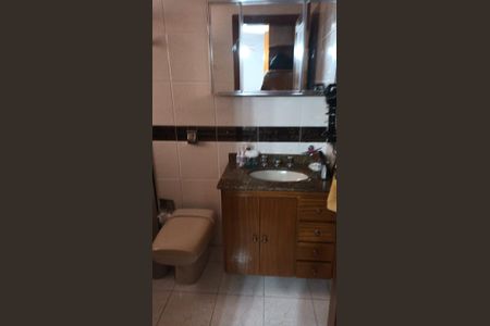 Casa à venda com 159m², 3 quartos e 2 vagas Casa à venda com 159m², 3 quartos e 2 vagasBanheiro 1