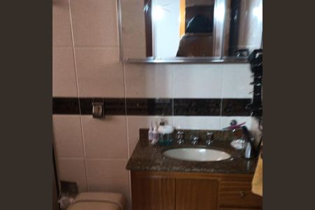 Casa à venda com 159m², 3 quartos e 2 vagas Casa à venda com 159m², 3 quartos e 2 vagasBanheiro 1