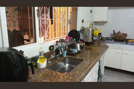 Casa à venda com 159m², 3 quartos e 2 vagas Casa à venda com 159m², 3 quartos e 2 vagasCozinha