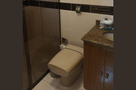 Casa à venda com 159m², 3 quartos e 2 vagas Casa à venda com 159m², 3 quartos e 2 vagasBanheiro 1