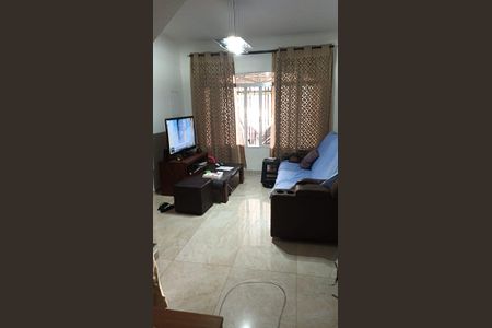 Casa à venda com 159m², 3 quartos e 2 vagas Casa à venda com 159m², 3 quartos e 2 vagasSala