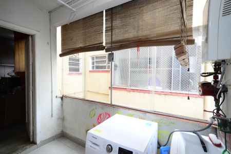 Apartamento à venda com 99m², 2 quartos e 1 vagaÁrea de Serviço
