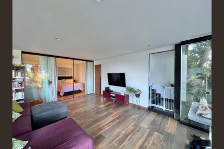 Casa de condomínio à venda com 554m², 5 quartos e 3 vagasSala