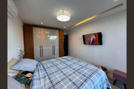 Casa de condomínio à venda com 554m², 5 quartos e 3 vagasSuíte