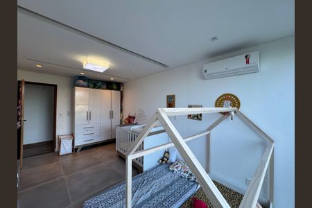 Casa de condomínio à venda com 554m², 5 quartos e 3 vagasQuarto 1