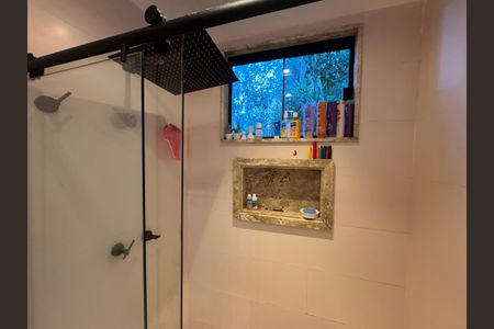 Casa de condomínio à venda com 554m², 5 quartos e 3 vagasBanheiro da Suíte