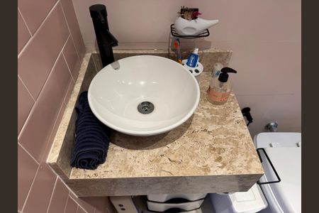 Casa de condomínio à venda com 554m², 5 quartos e 3 vagasBanheiro da Suíte