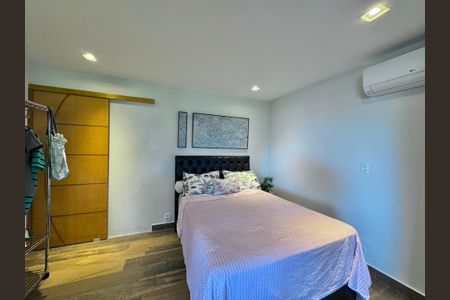 Casa de condomínio à venda com 554m², 5 quartos e 3 vagasQuarto 2