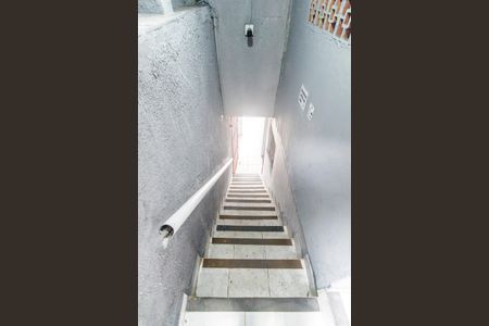 Studio para alugar com 20m², 1 quarto e sem vaga Studio para alugar com 20m², 1 quarto e sem vagaEscada