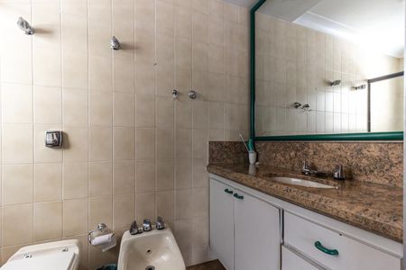 Apartamento à venda com 241m², 3 quartos e 4 vagasBanheiro da Suíte 3
