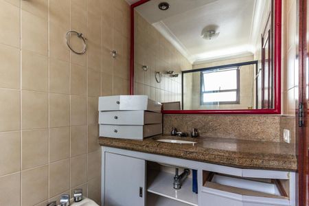 Apartamento à venda com 241m², 3 quartos e 4 vagasBanheiro da Suíte 2