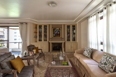 Apartamento à venda com 241m², 3 quartos e 4 vagasSala