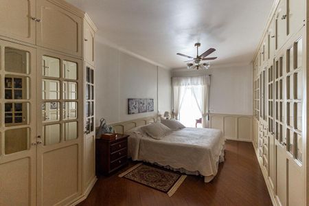 Apartamento à venda com 241m², 3 quartos e 4 vagasSuíte 1