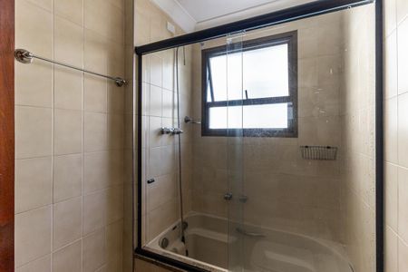 Apartamento à venda com 241m², 3 quartos e 4 vagasBanheiro da Suíte 3