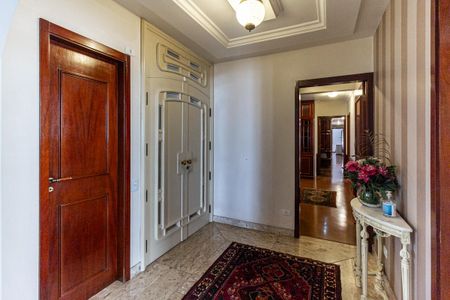 Apartamento à venda com 241m², 3 quartos e 4 vagasEntrada da Sala